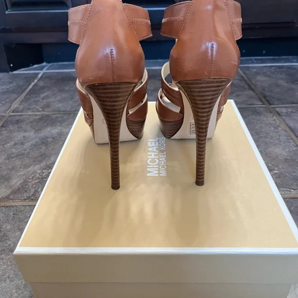 Michael Kors Berkley Platform -“Luggage” color leather, size 7M - Picture 3 of 7